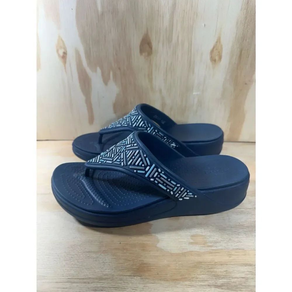 Crocs Monterey Beaded Wedge Flip Flop sandals Women’s Size 8